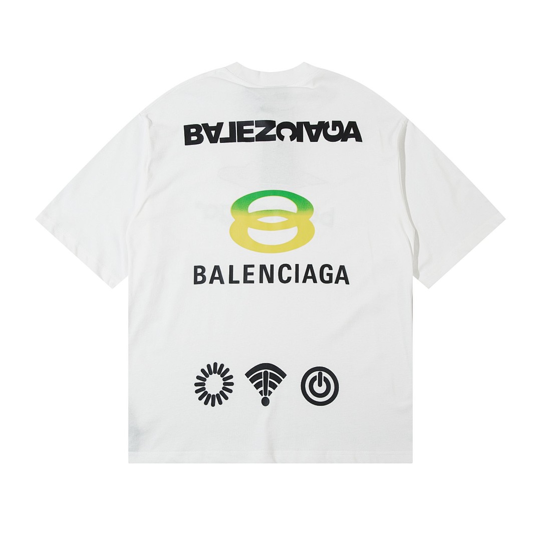 Balenciaga T-Shirt Style 832 detail view 4