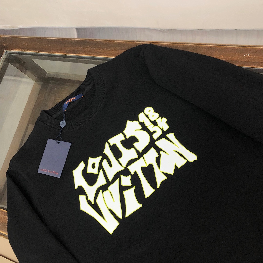 Louis Vuitton Hoodie Style 017 detail view 6