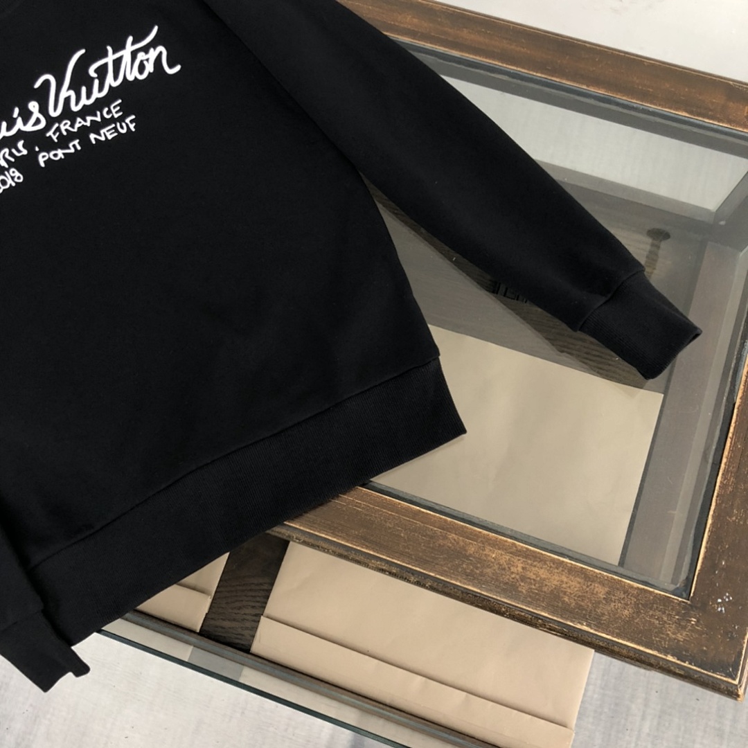 Louis Vuitton Hoodie Style 035 detail view 2