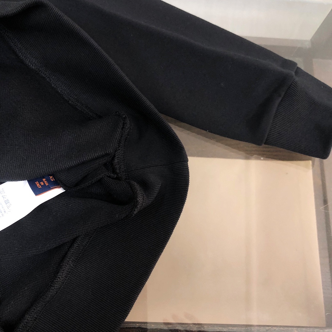 Louis Vuitton Hoodie Style 041 detail view 5