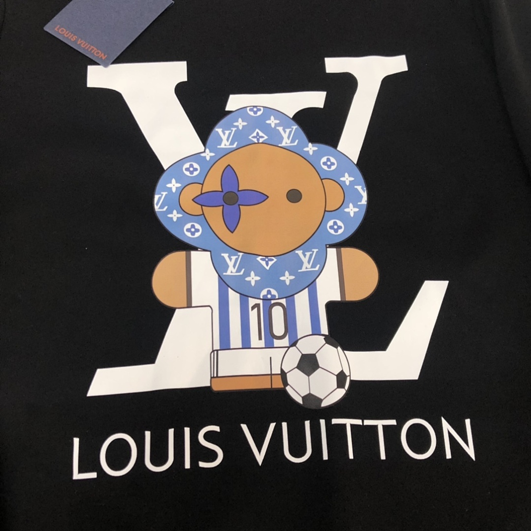 Louis Vuitton Hoodie Style 048 detail view 4