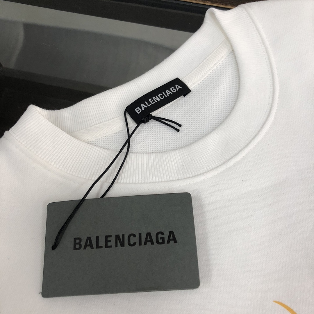 Balenciaga Hoodie detail view 1