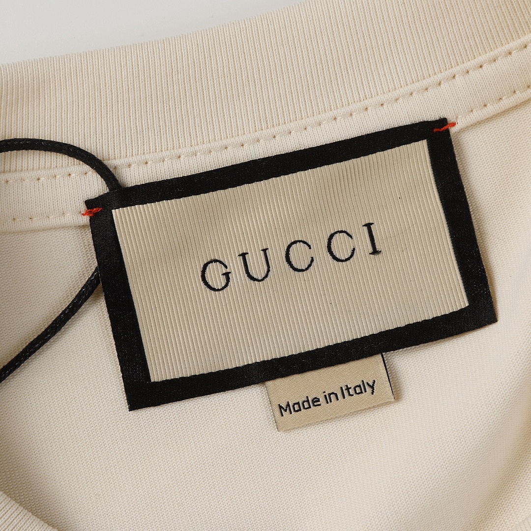 Gucci T-Shirt Style 817 detail view 2