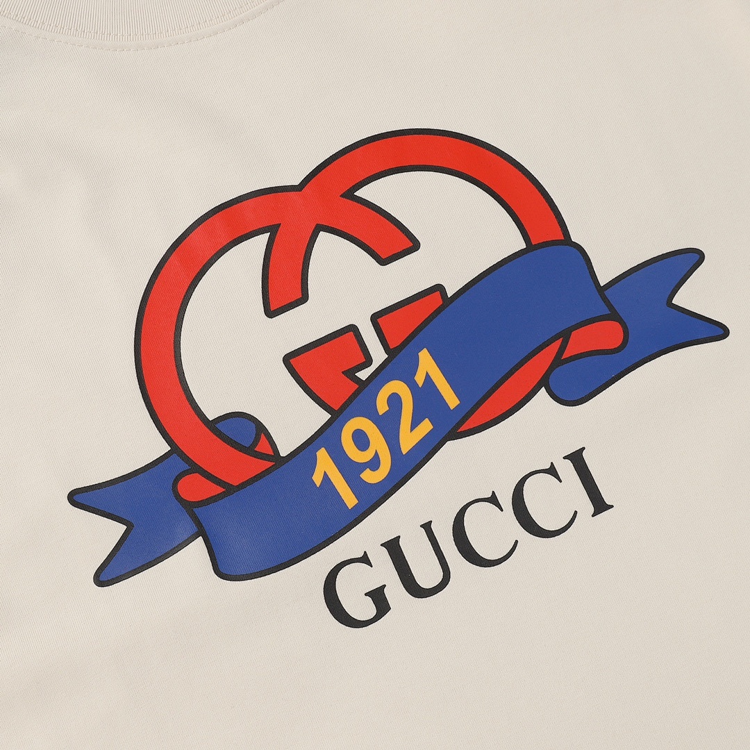 Gucci T-Shirt Style 818 detail view 2