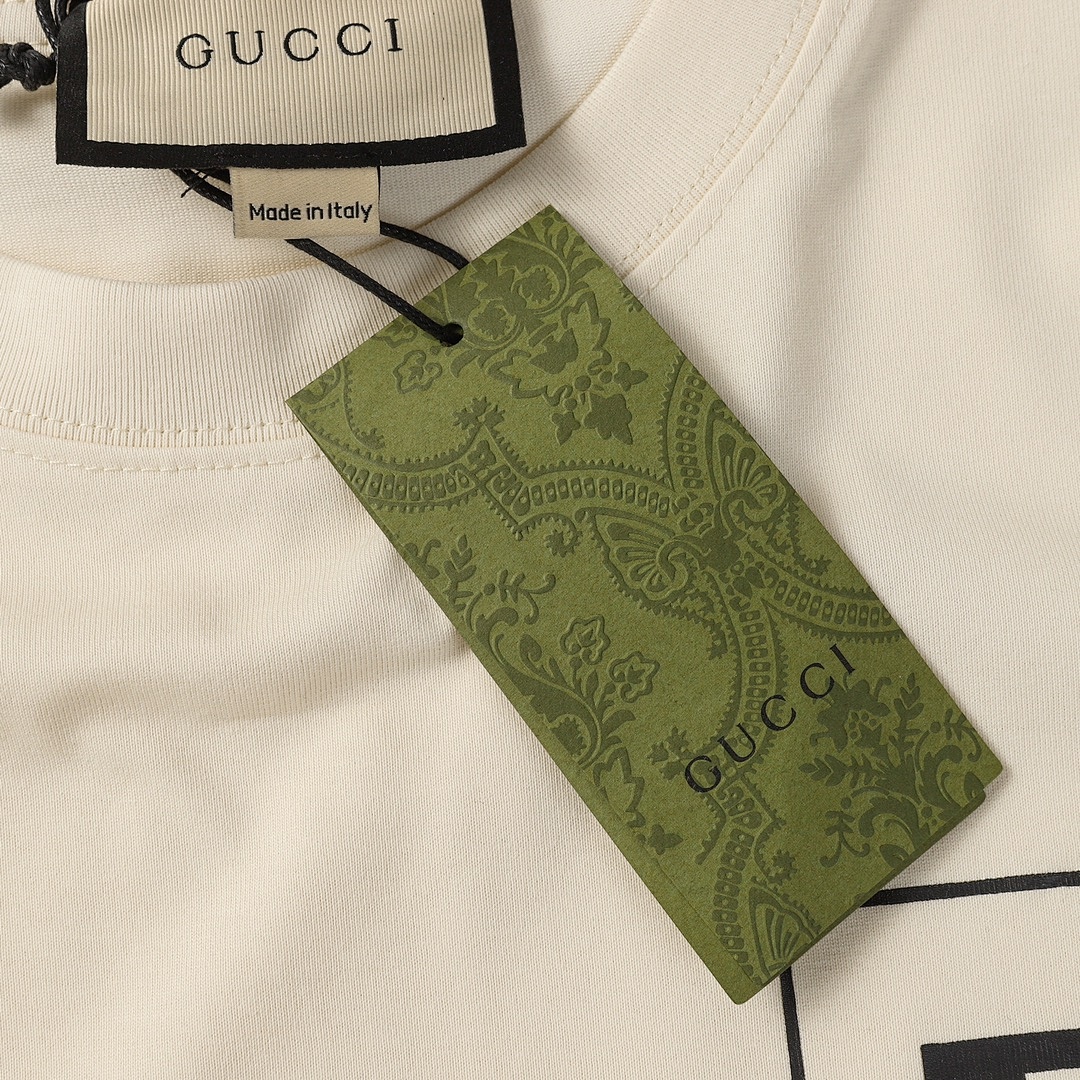 Gucci T-Shirt Style 823 main view