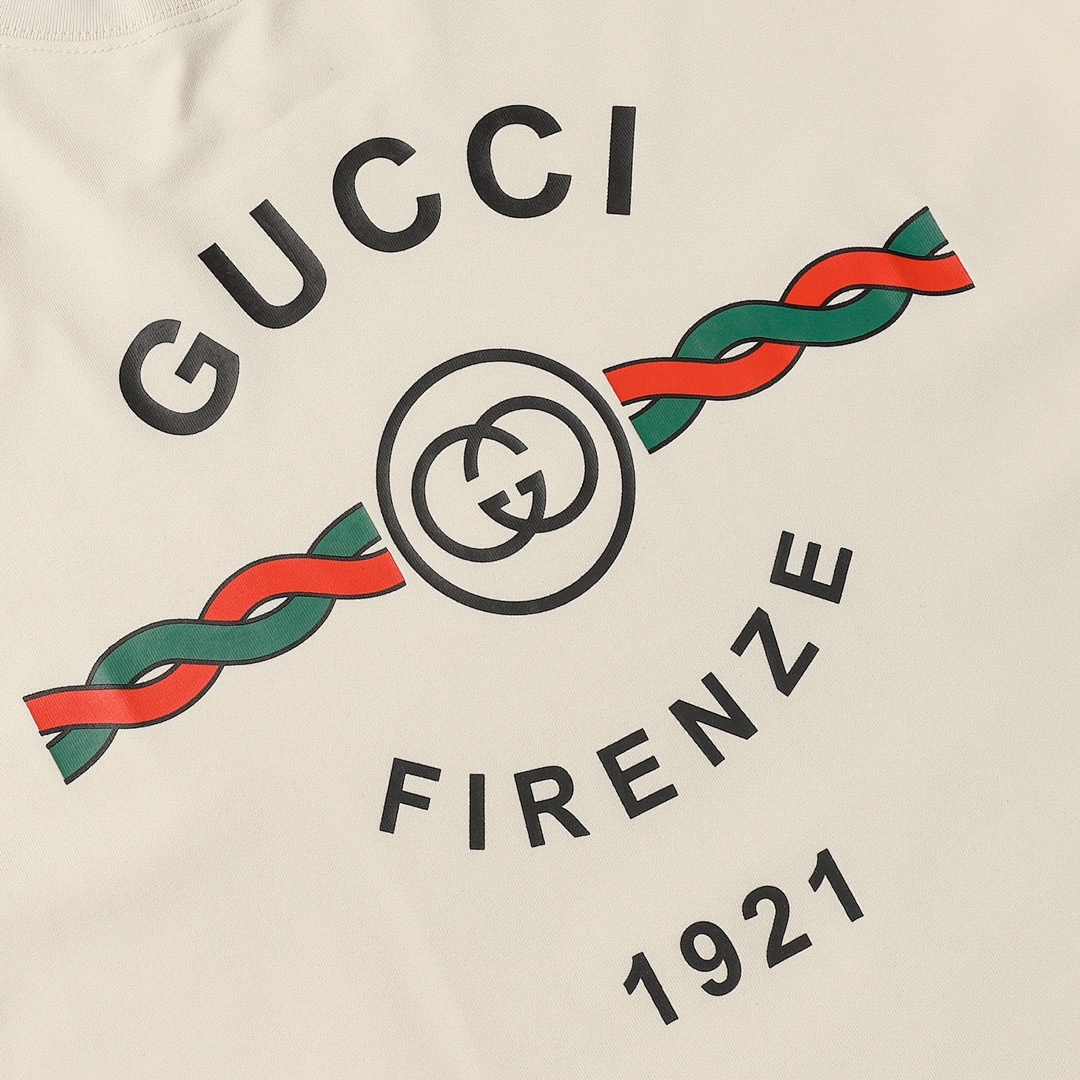 Gucci T-Shirt Style 826 main view