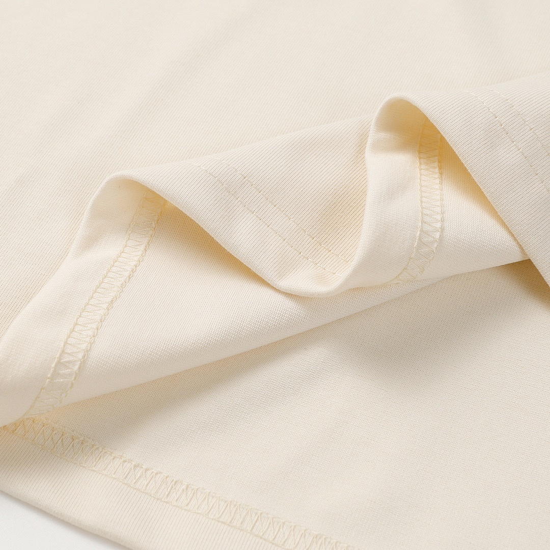 Gucci T-Shirt Style 827 detail view 4