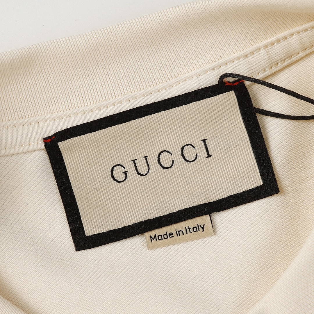 Gucci T-Shirt Style 829 main view