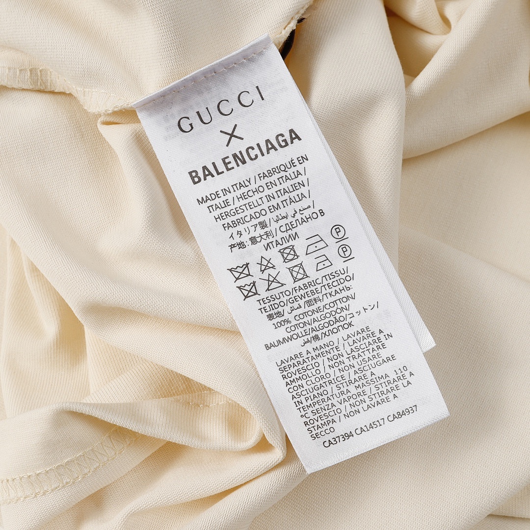 Gucci T-Shirt Style 831 detail view 1