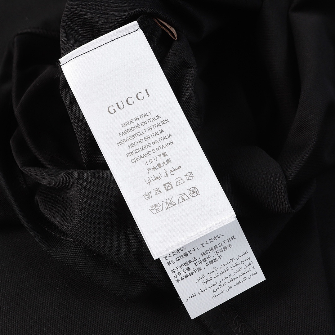 Gucci T-Shirt Style 832 detail view 3