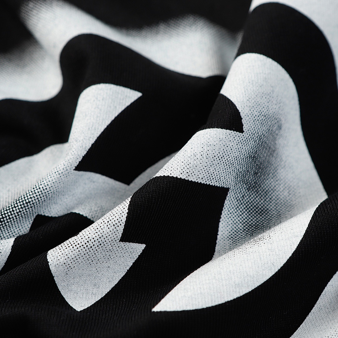 Gucci T-Shirt Style 832 detail view 6