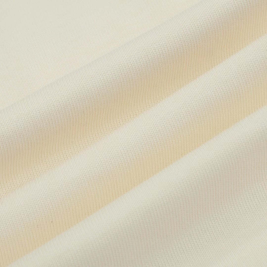 Gucci T-Shirt Style 851 detail view 1