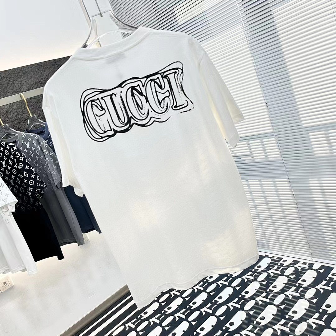 Gucci T-Shirt Style 868 main view