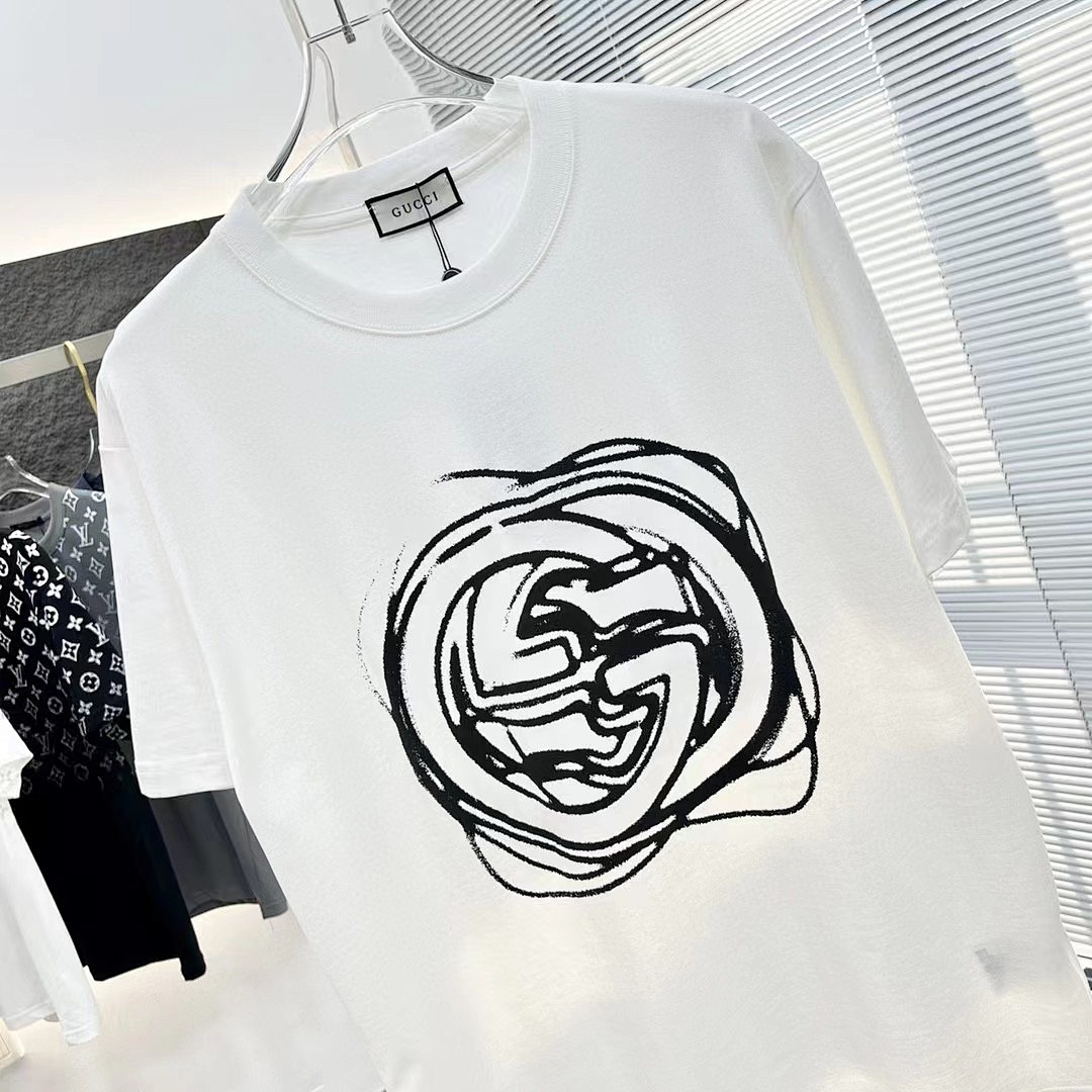 Gucci T-Shirt Style 868 detail view 4
