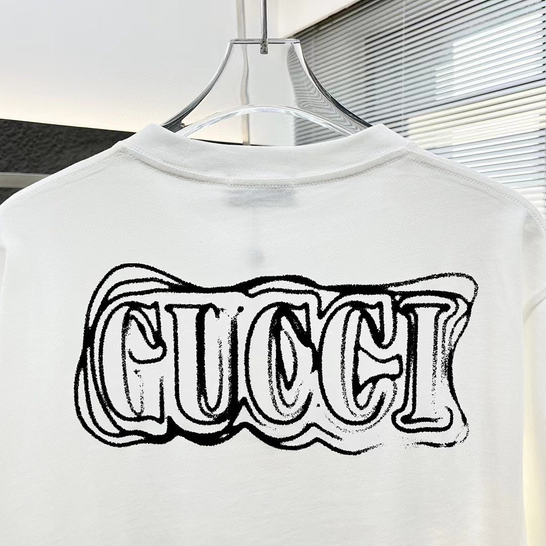 Gucci T-Shirt Style 868 detail view 5