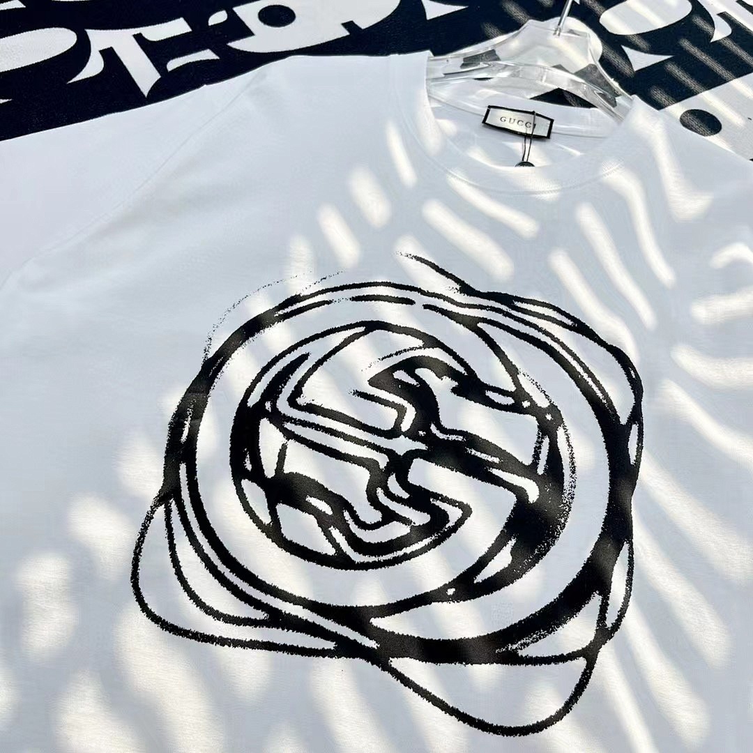 Gucci T-Shirt Style 868 detail view 6