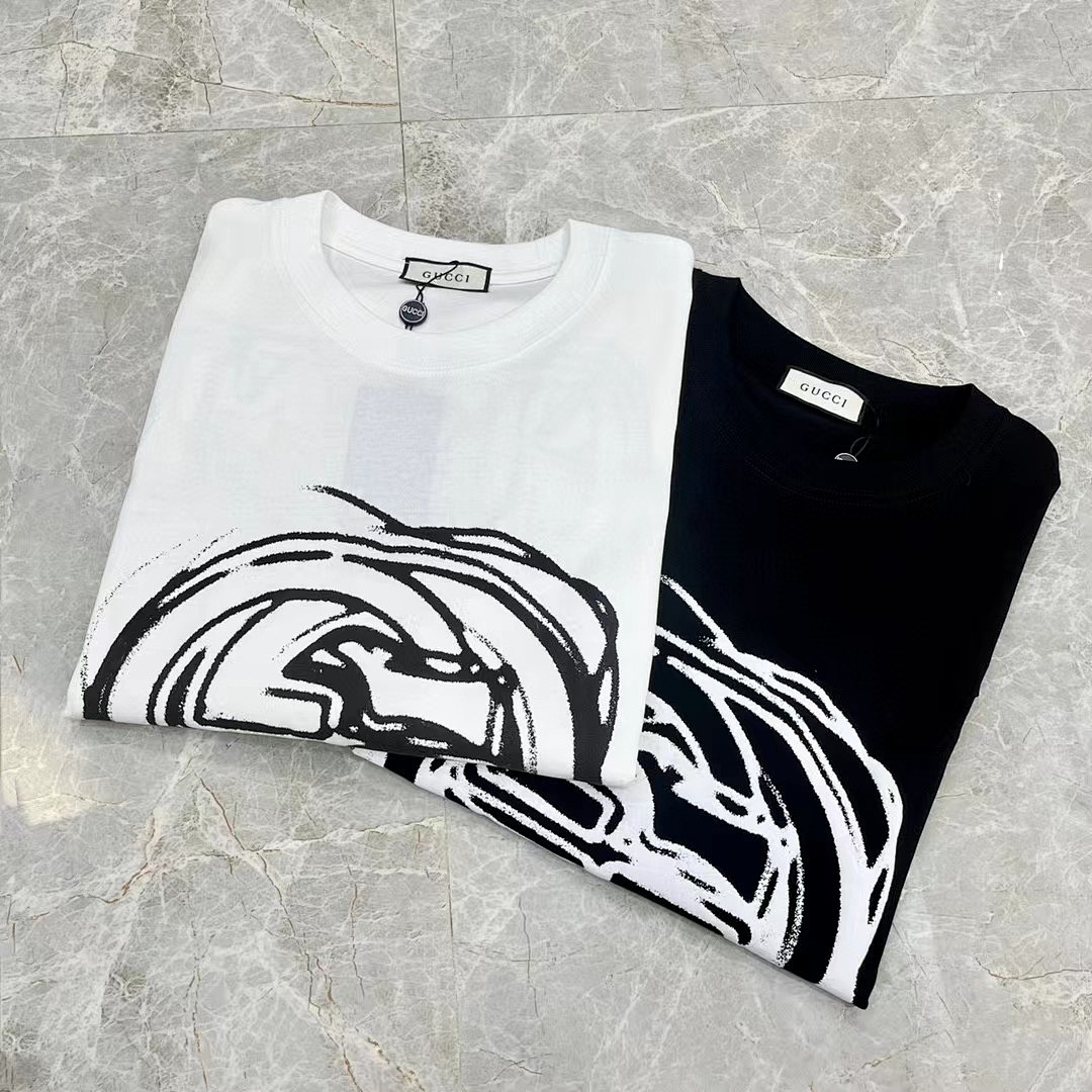 Gucci T-Shirt Style 869 detail view 2