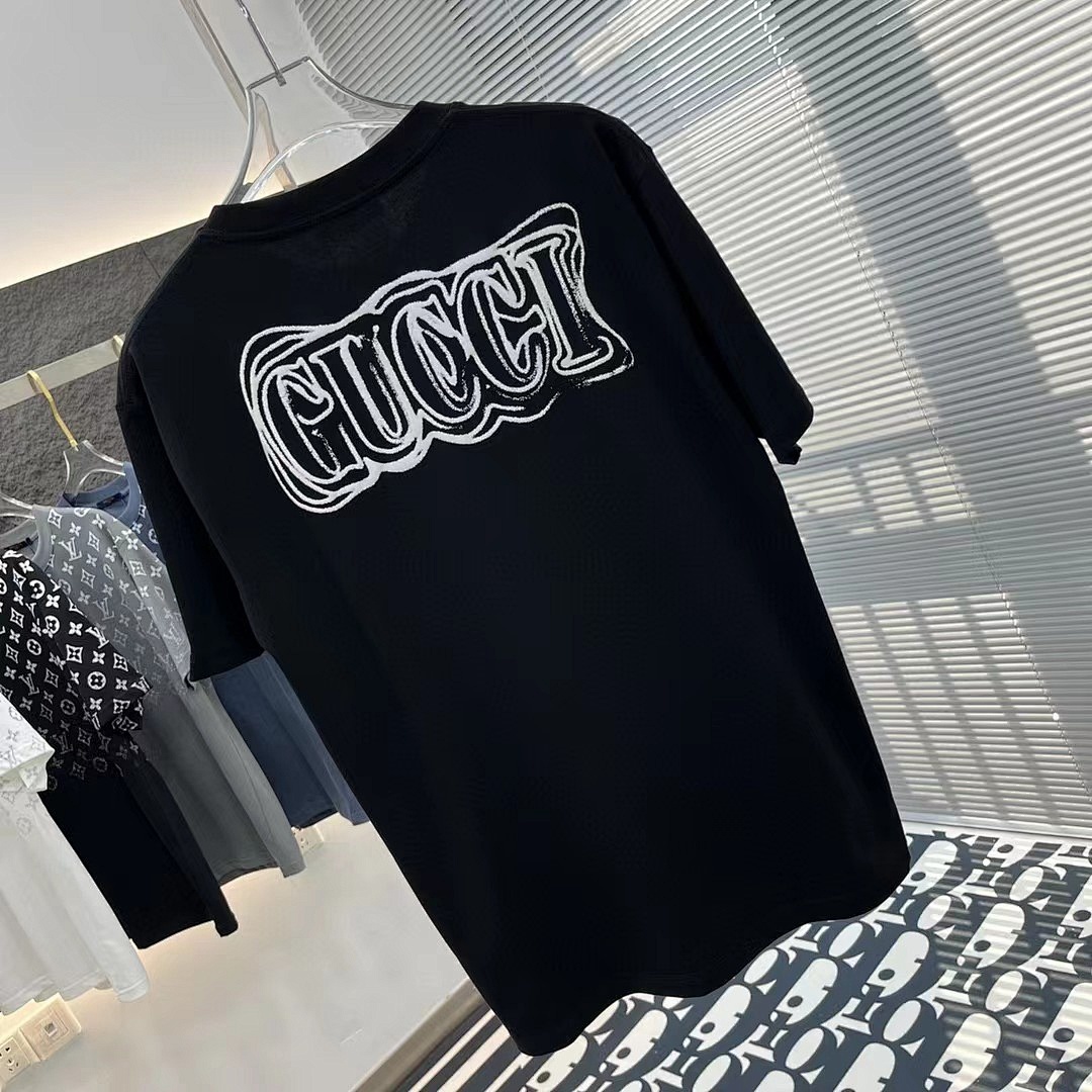 Gucci T-Shirt Style 869 detail view 4