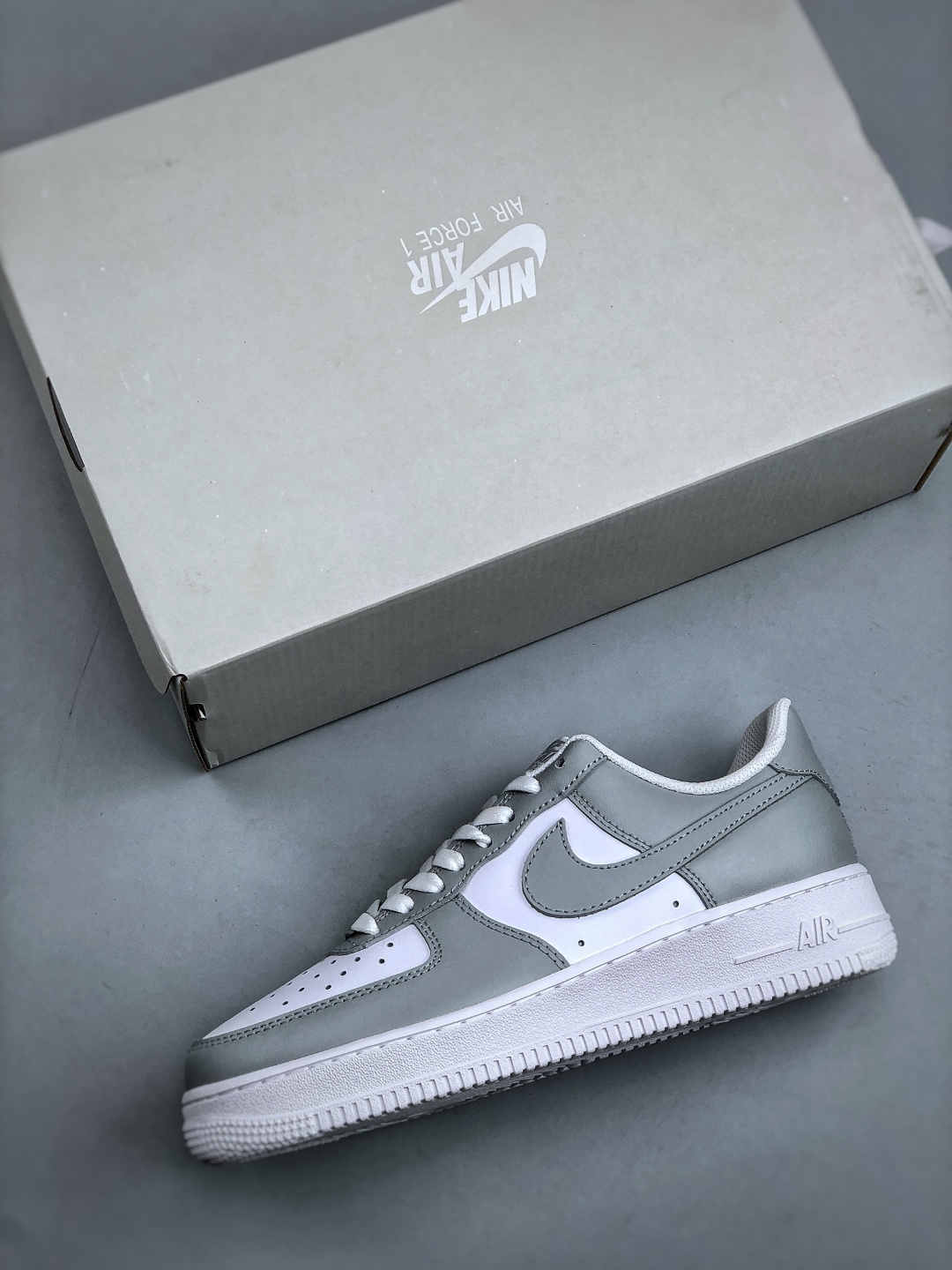 Nike Air Force 1 Casual Shoes Grey detail view 2