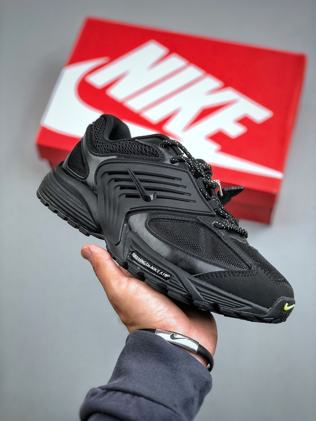 Nike Running Shoes main view