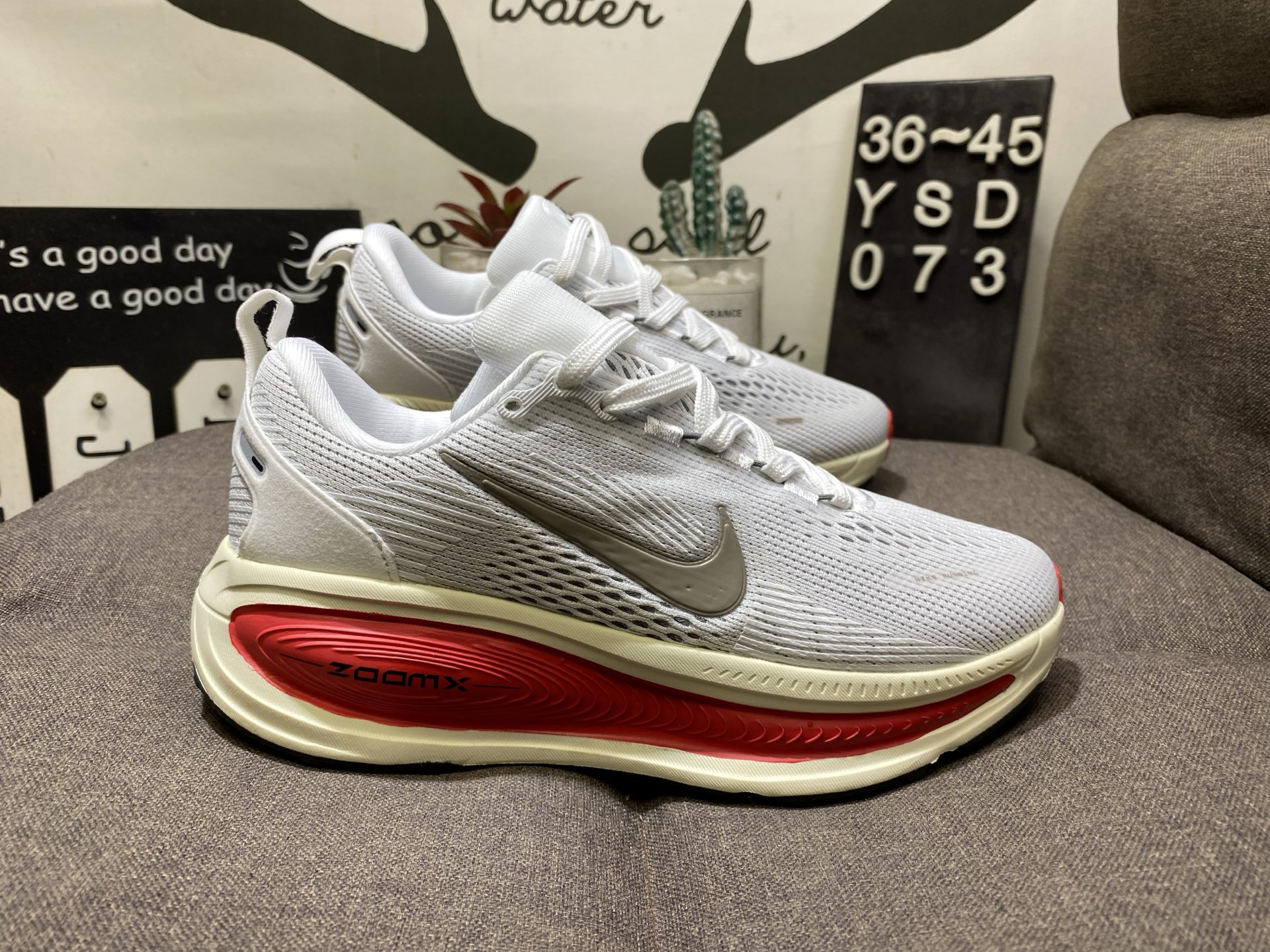 Nike Running Shoes main view