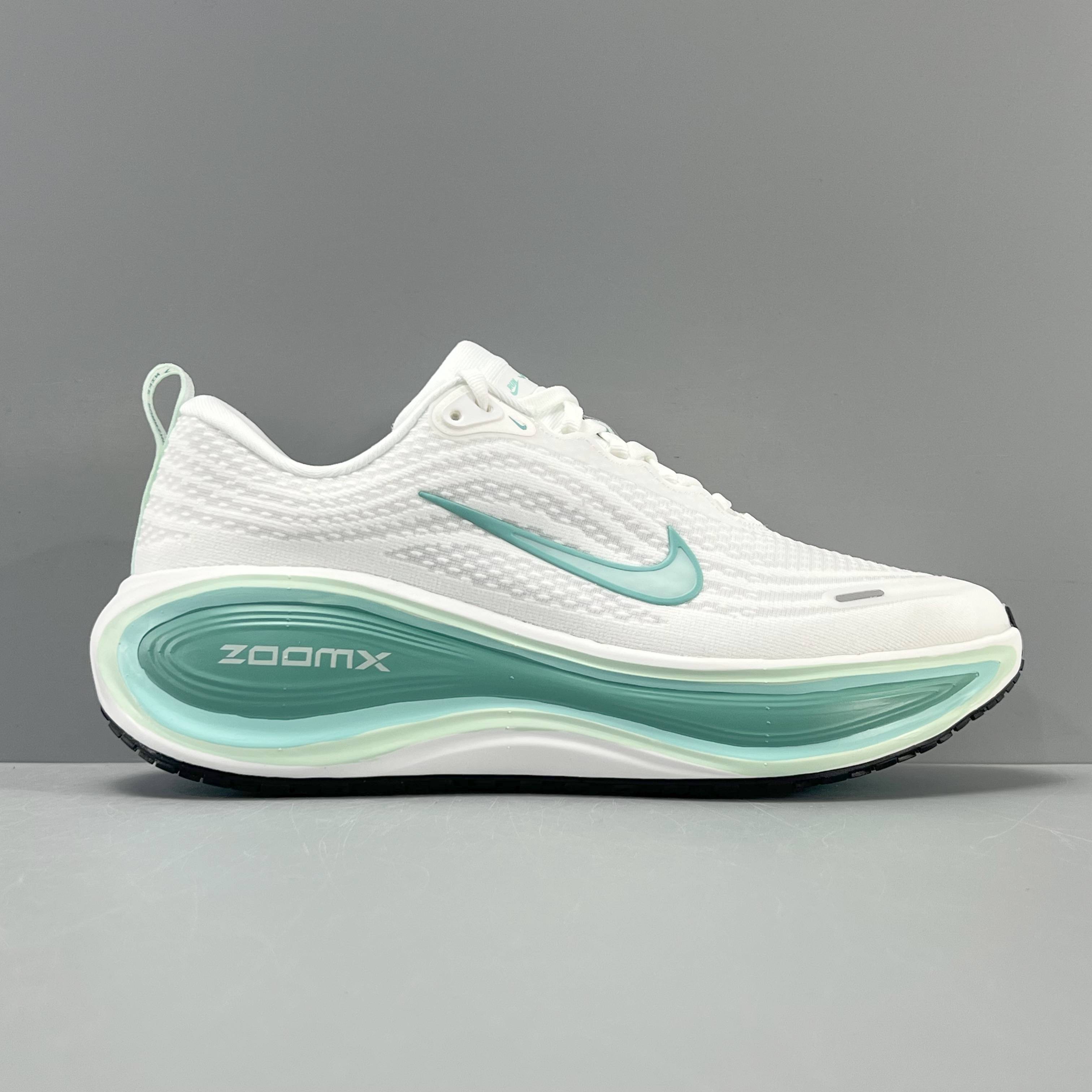 Nike Running Shoes main view