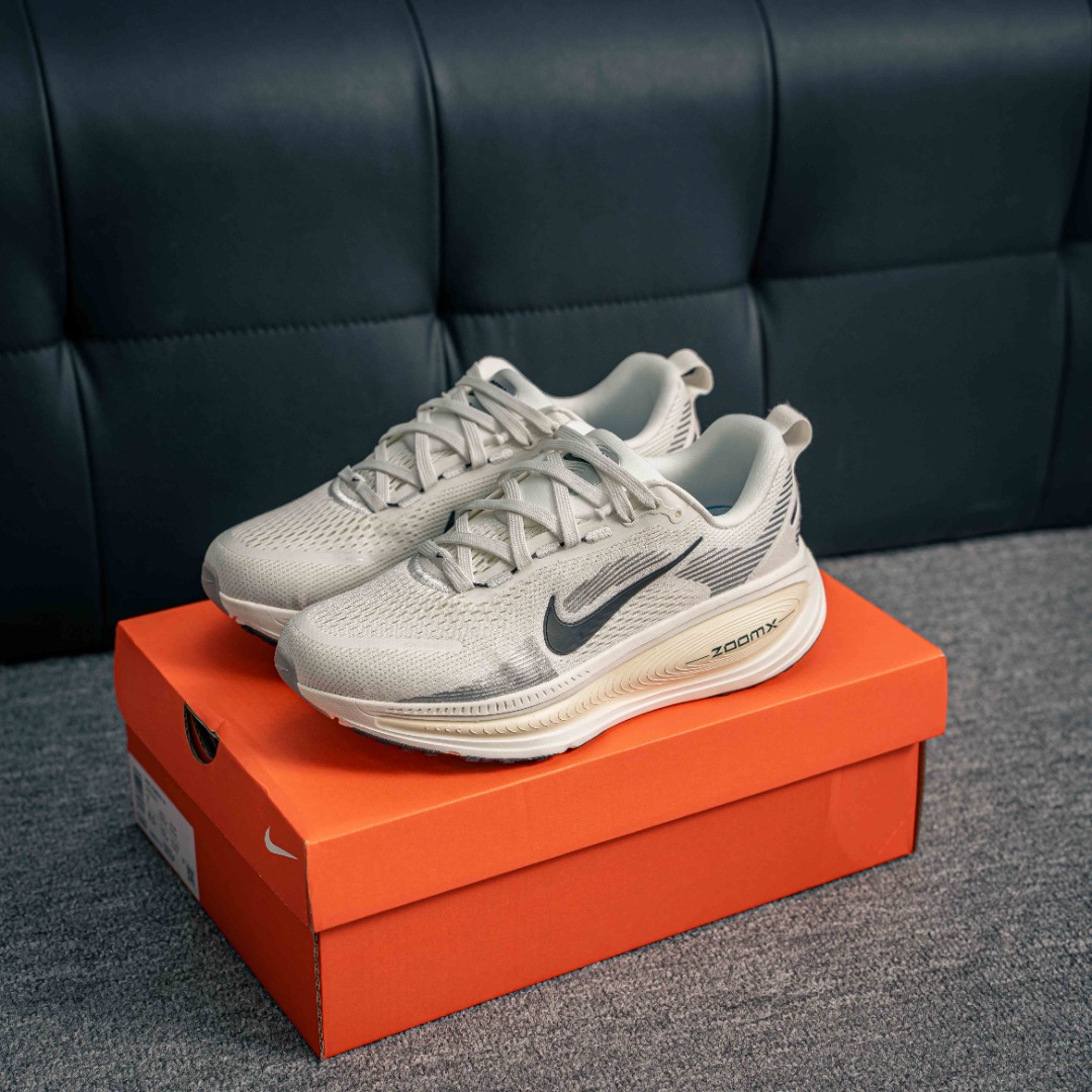 Nike Running Shoes main view