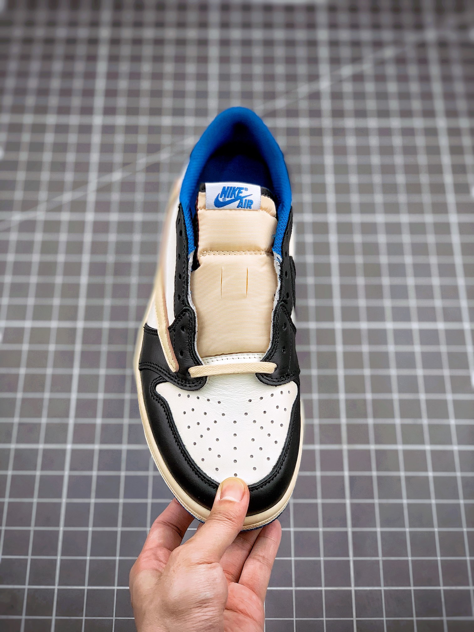 Nike Casual Shoes Black And White detail view 1