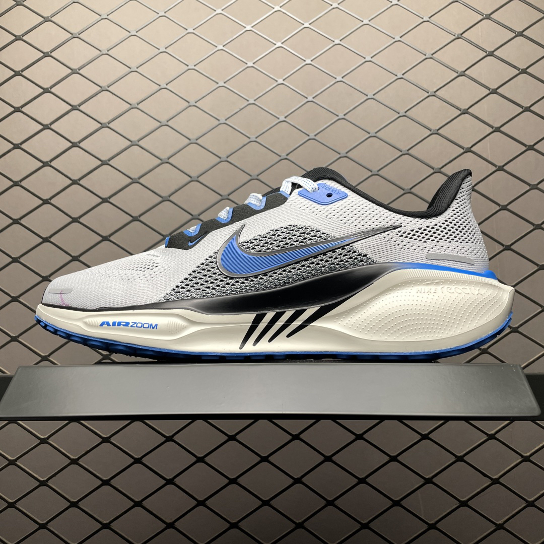 Nike Running Shoes main view