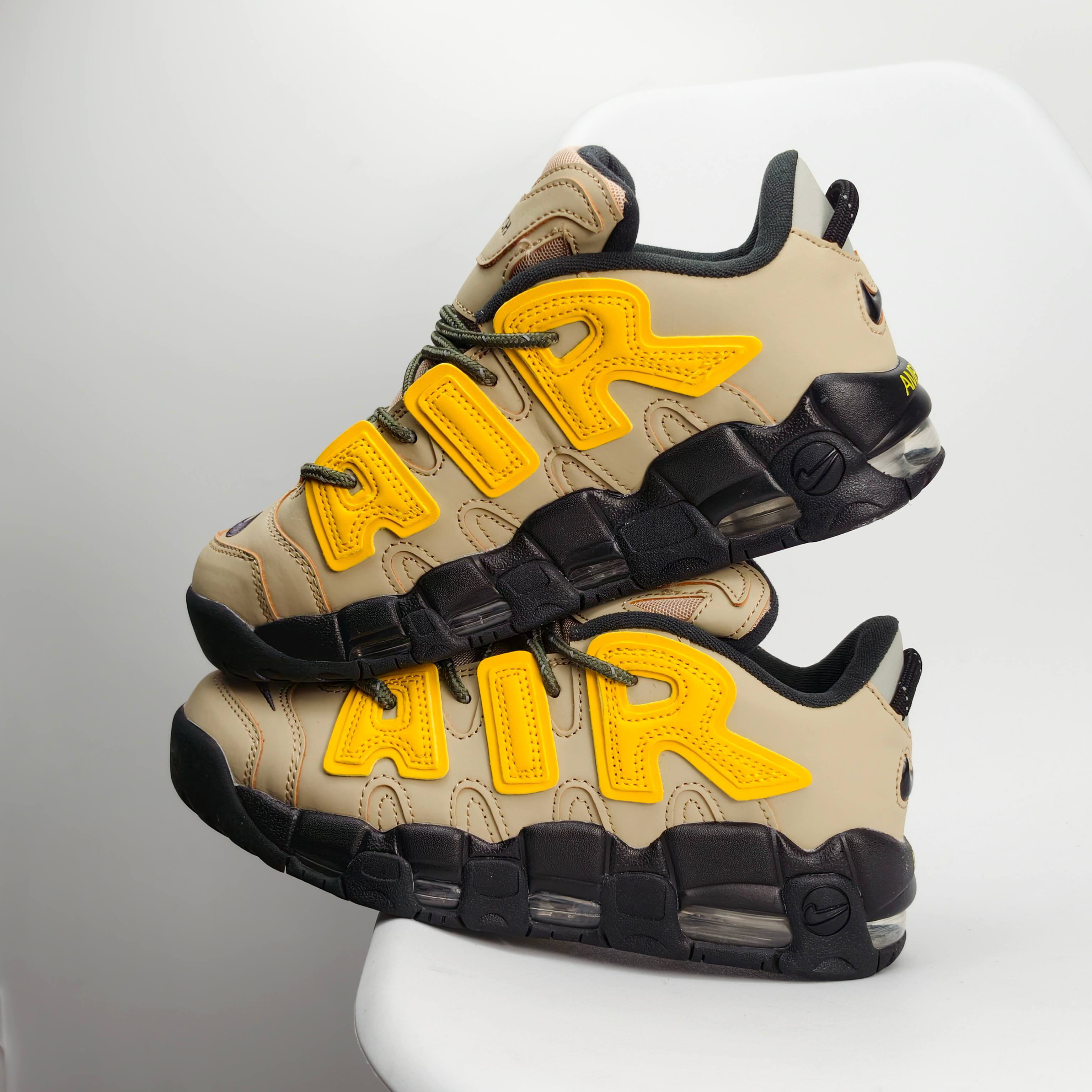 Nike Air More Uptempo Basketball Shoes Green detail view 2