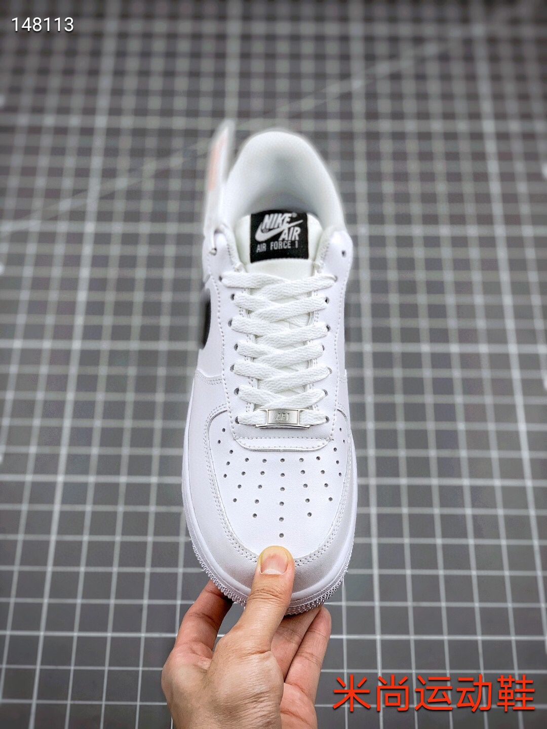 Nike Air Force 1 Slides Grey detail view 1