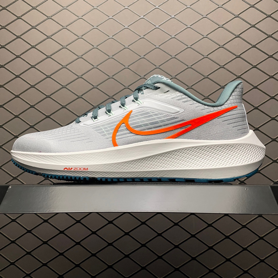 Nike Running Shoes main view