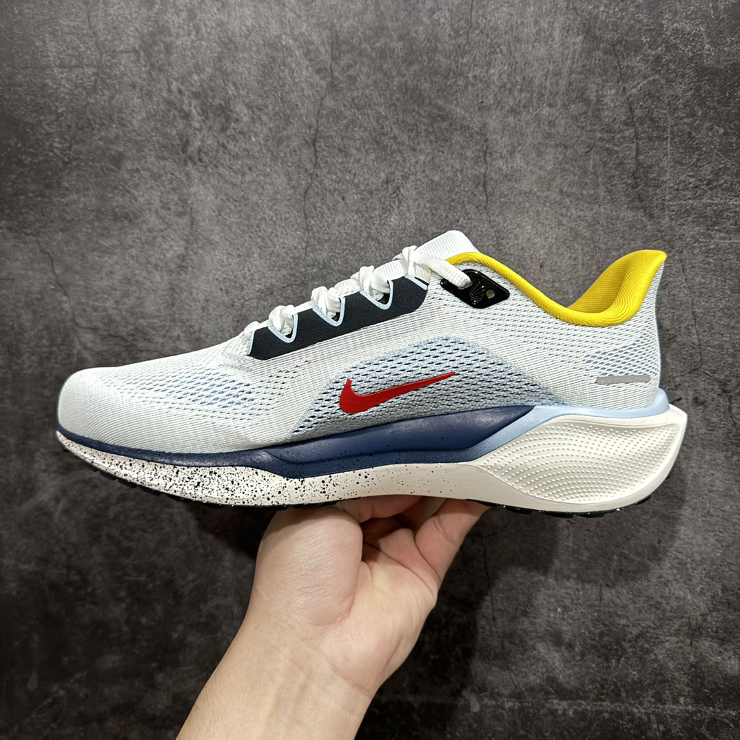 Nike Running Shoes detail view 1