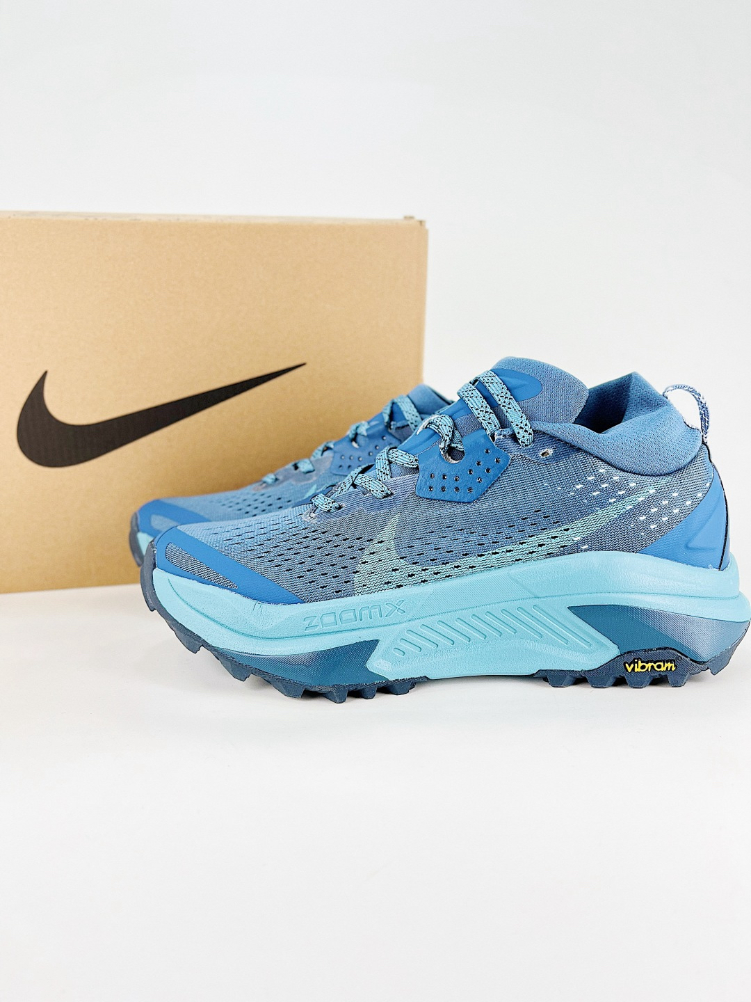 Nike Running Shoes main view