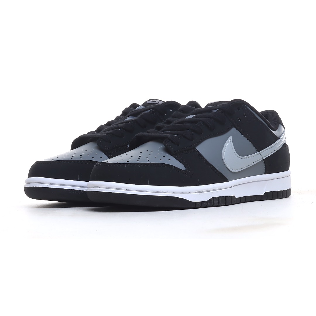 Nike Dunk Casual Shoes Grey detail view 1
