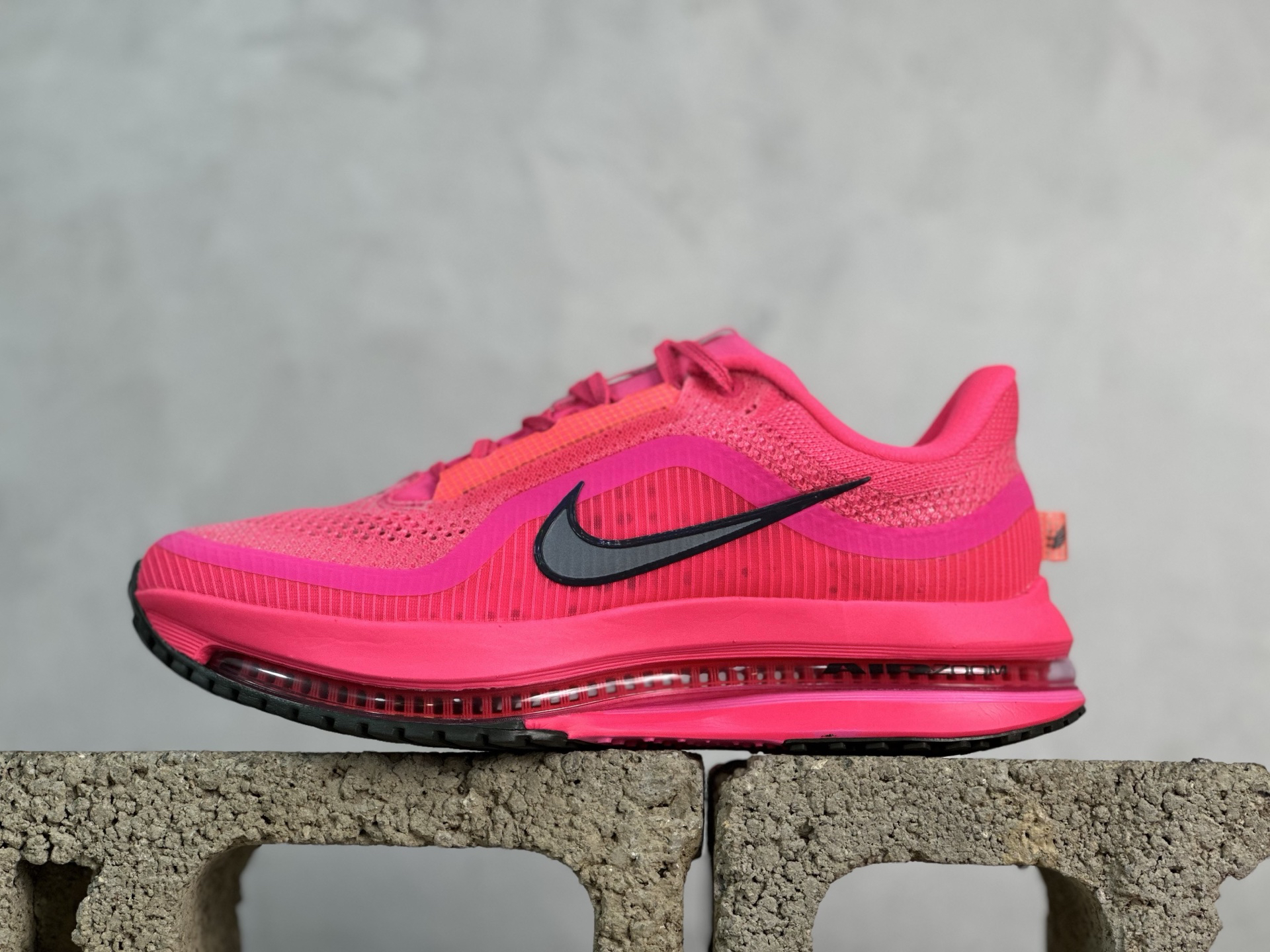 Nike Running Shoes Pink main view