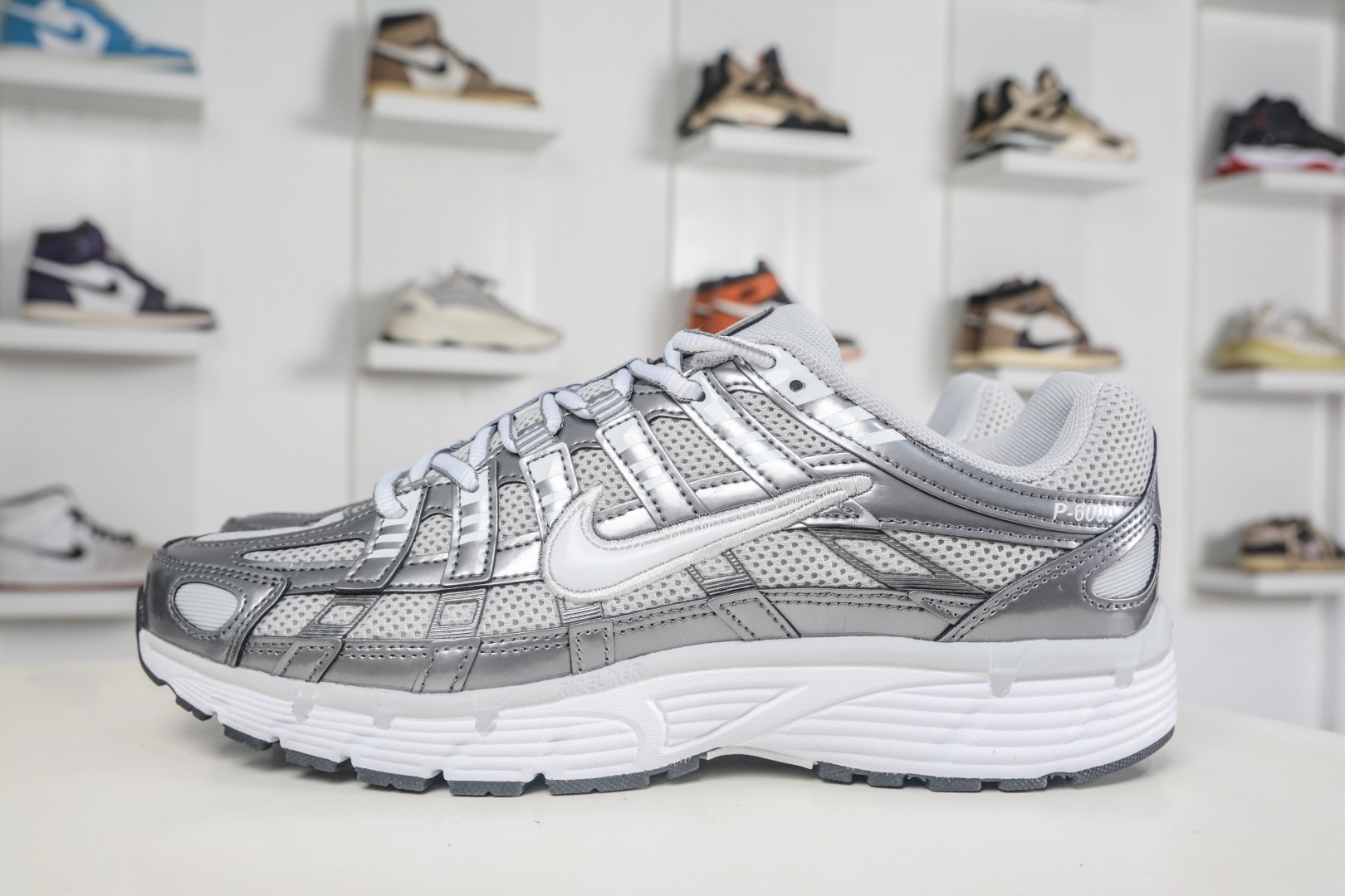 Nike Running Shoes main view