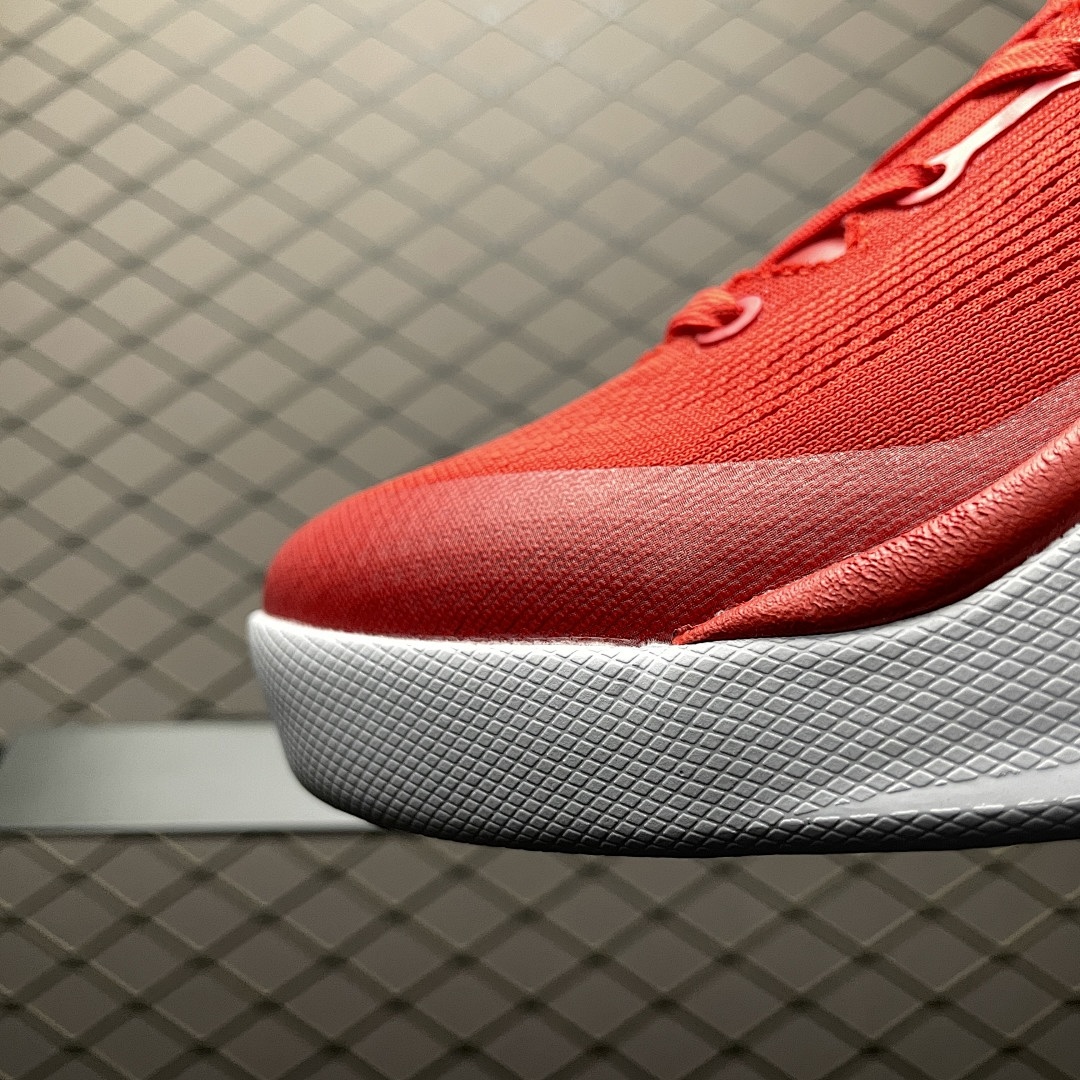 Nike Kobe Basketball Shoes University Red detail view 1