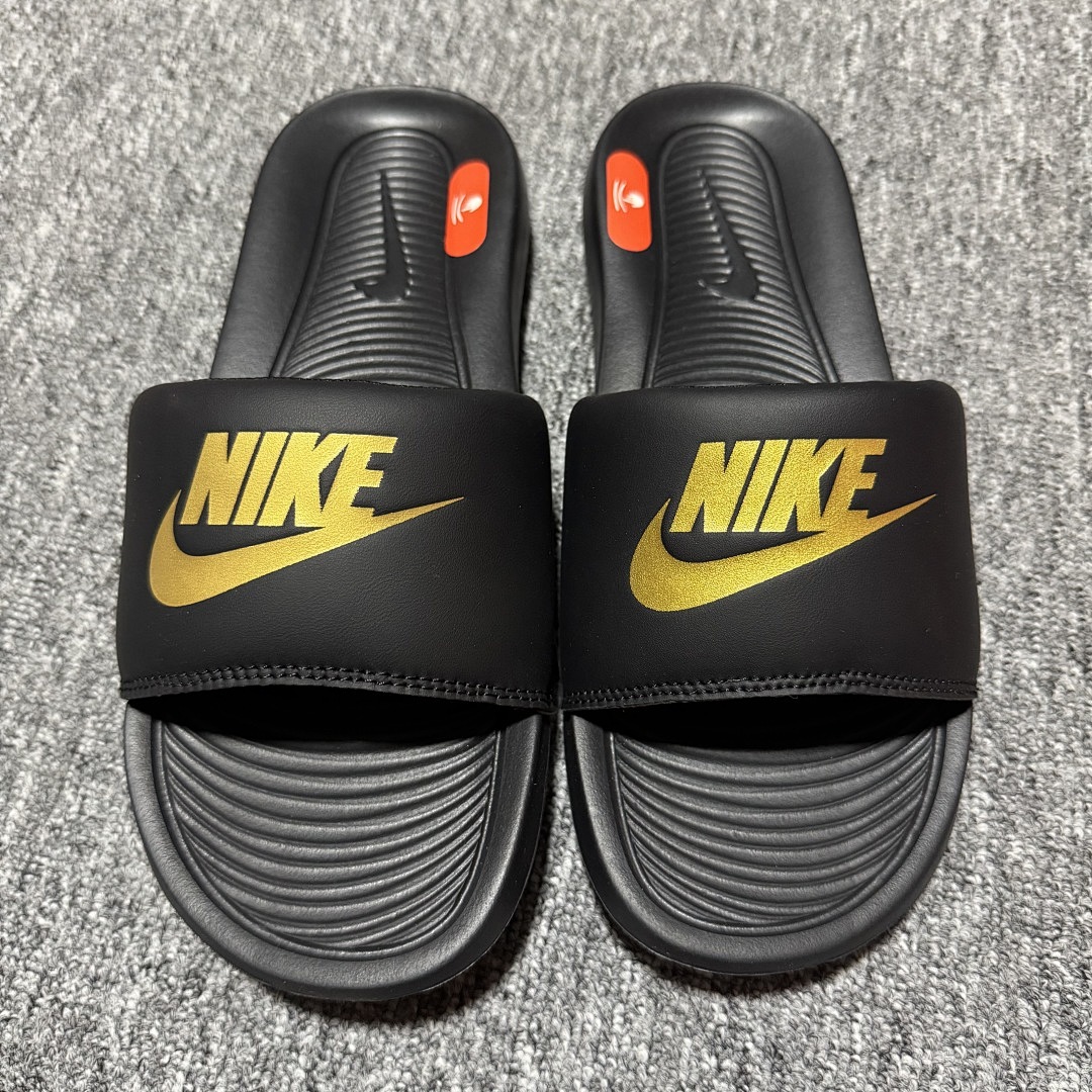 Nike Slides main view